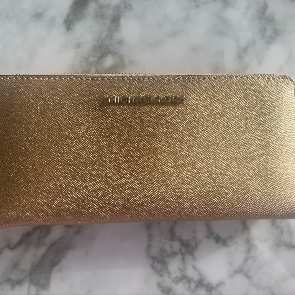 Michael Kors Gold Women's Jet Set SAFFIANO Continental Wallet